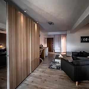 Apartament Shiro, Bucureşti