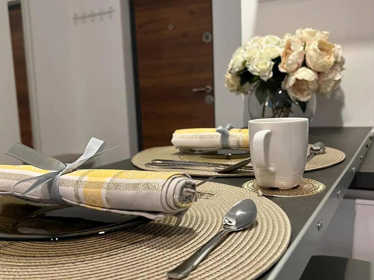 Luxury Mansion Apartment Bucureşti 0*,